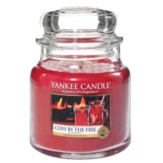 yankee-candle-cosy-by-the-fire-medium-jar-1342562e-1_1